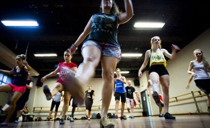 Clase de claqué en el Conservatorio de Danza Marienma.