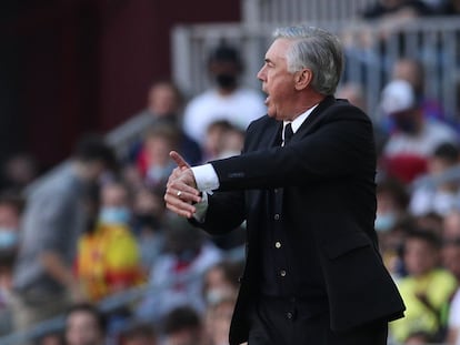 Carlo Ancelotti, este domingo durante el Barcelona-Real Madrid.