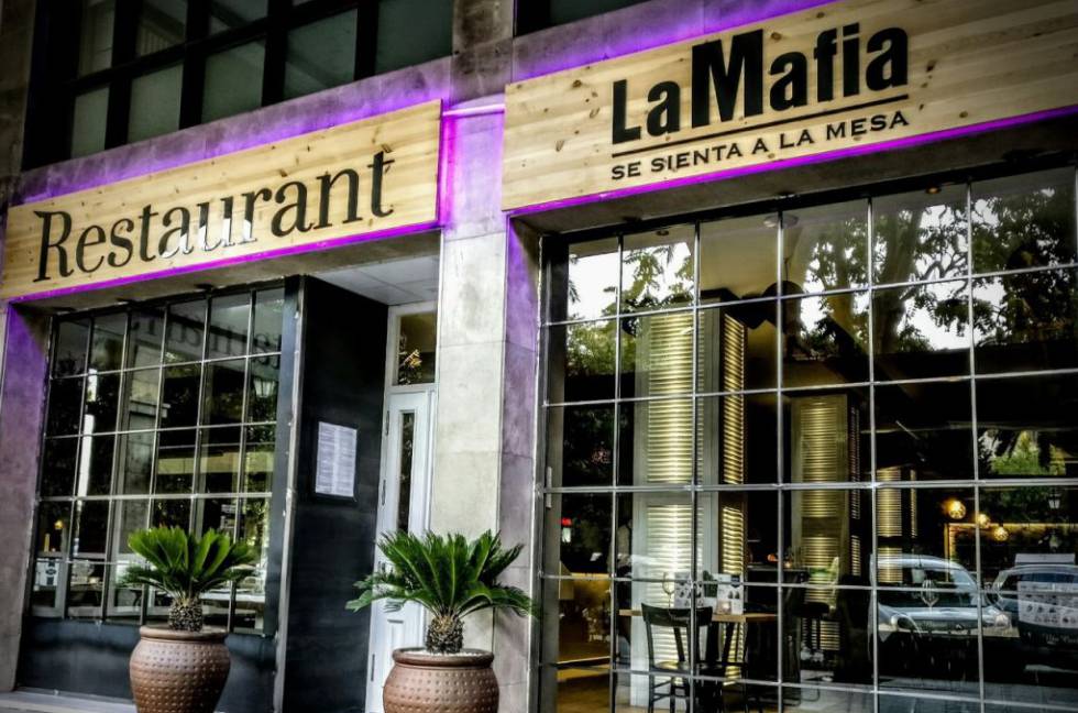 Bienvenida a la Famiglia: La Mafia se sienta a la Mesa cambia de nombre
