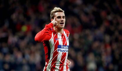 Griezmann celebra un gol en el Atlético-Roma.