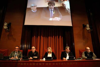 Reuni&oacute;n del grupo parlamentario de &#039;Junts per Catalu&ntilde;a&#039;. 