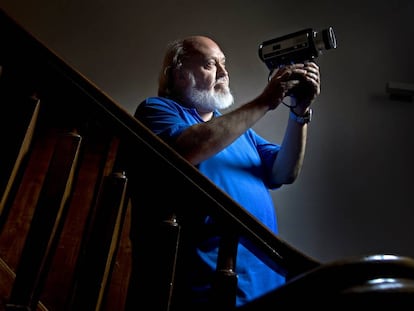 10-7-09 Jose Luis Cuerda, director de cine. foto: santi burgos