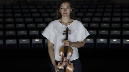 Janine Jansen numa sala do TivoliVredenburg, em Utrecht (Holanda), sua cidade natal. 