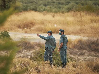 Spanish Civil Guard officers searching for a black panther in Ventas de Huelma (Granada).