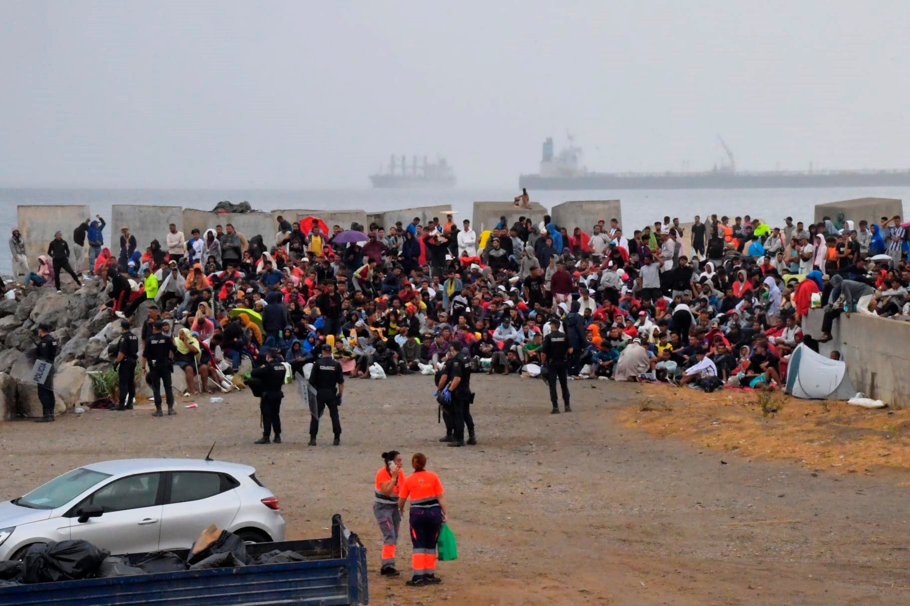 Las mafias cobran 9.000 euros a los migrantes de la entrada masiva en Ceuta por llevarlos en lancha a la Península