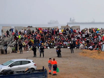 Las mafias encarecen hasta los 9.000 euros lo que cobran a los migrantes por llevarles de Ceuta a la Península