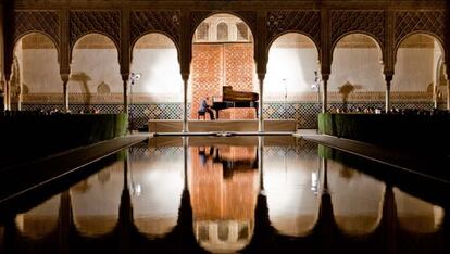 Patio de los Arrayanes, en la Alhambra, escenario del Festival Internacional de Música y Danza de Granada (hasta el 12 de julio).