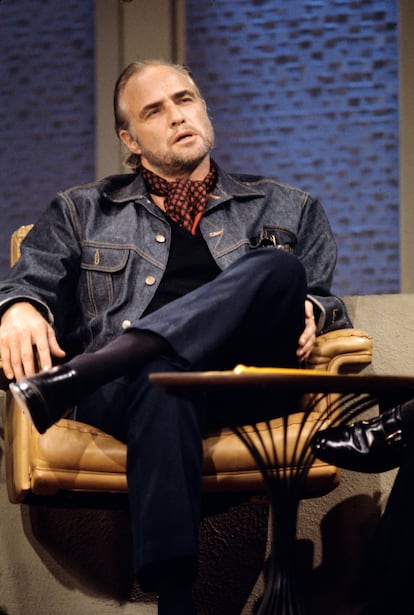 Marlon Brando durante una charla con Dick Cavett en 1973.