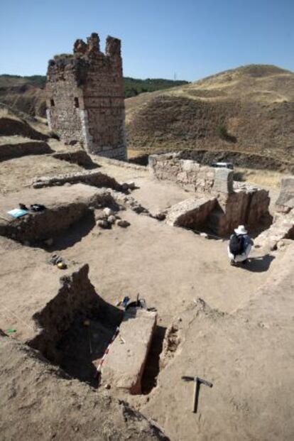 Altar romano dedicado a Marte hallado en el yacimiento de Alcalá la Vieja.