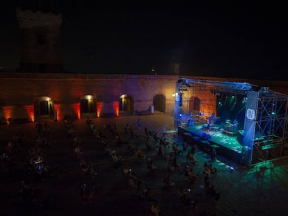 Concierto de Queralt Lahoz, en el castillo de Montjuïc dentro del ciclo Sala Barcelona, en la edición de 2020.