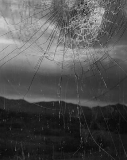 Broken Window de la serie Vessels, 2014. Puede verse en Walker Evans Revisited. Kunsthalle Mannheim.
