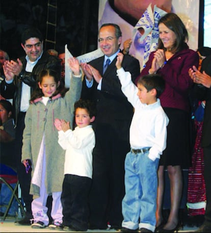 Con nuestros niños en la campaña de 2006