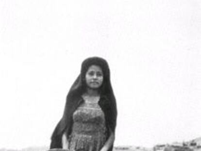 Un pez que llaman sierra (1944), fotografía de Álvarez Bravo. PLANO ENTERO - RETRATO