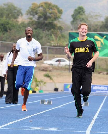 Bolt no tardó mucho en alcanzar al príncipe Enrique, aunque seguramente por protocolo, le dejo traspasar primero la línea de meta.