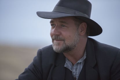 Russell Crowe, en una escena de 'El maestro del agua'.