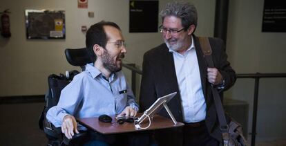 Pablo Echenique y Adolfo Barrena, el martes, en Zaragoza.