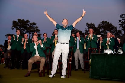 Después de dos décadas como profesional, obtiene el trofeo del Masters de Augusta e ingresa en la corte de los más grandes