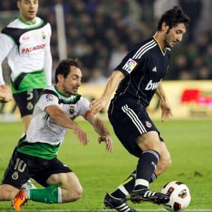 Munitis persigue a Esteban Granero.