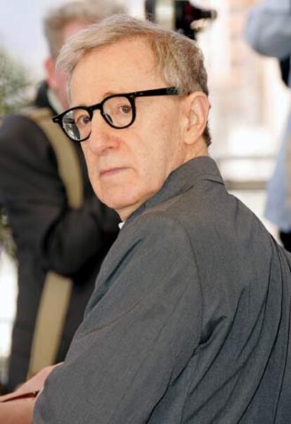 Woody Allen, durante la presentación, ayer en Cannes, de su última película, <i>Match point.</i>