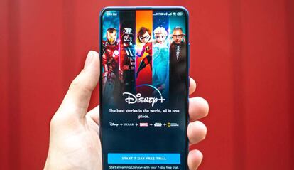 Disney+ en un teléfono