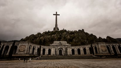 Exterior de la basílica del Valle de los Caídos en Cuelgamuros, Madrid.