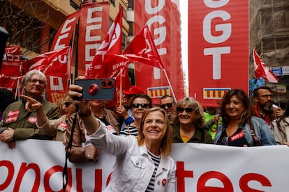 La delegada del Gobierno en la Comunitat Valenciana, Pilar Bernabé, durante la manifestación por el Día del Trabajador en Valencia.