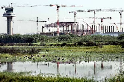 El aeropuerto de El Prat, donde se realizan las obras de la nueva terminal.