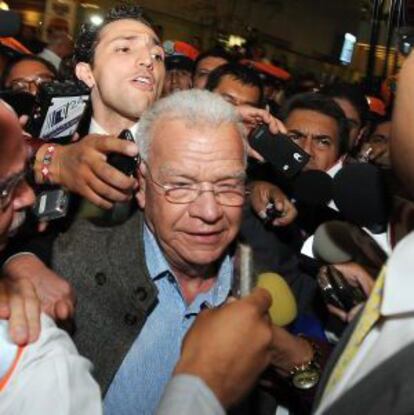 Andrés Granier, al llegar al aeropuerto del DF