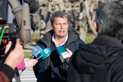 El socialista Carlos Gómez, en febrero pasado cuando aún era alcalde de Baiona.