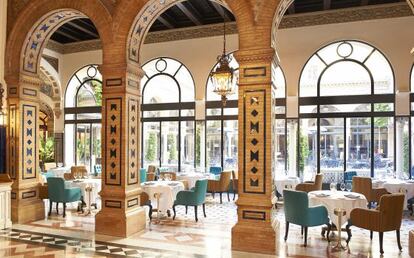Uno de los salones del renovado hotel Alfonso XIII, en Sevilla.