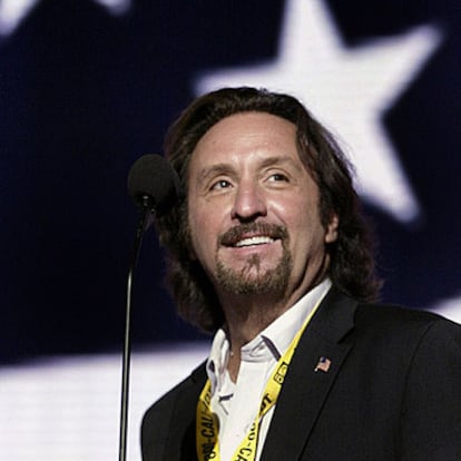 Ron Silver, en una convención republicana, en 2004.
