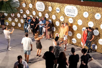 'Photocall' de entrada al festival Starlite, en una antigua cantera de Marbella.