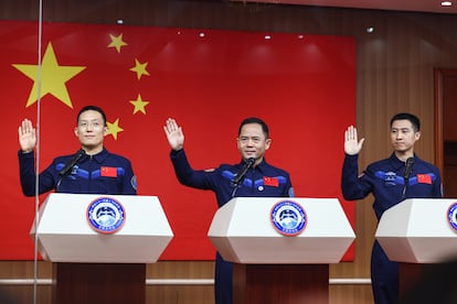 Çin'de insanlı ay inişi