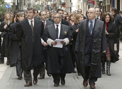 Los abogados de Castellón, la semana pasada, en la manifestación de protesta por el impago del turno de oficio por parte de la Generalitat.