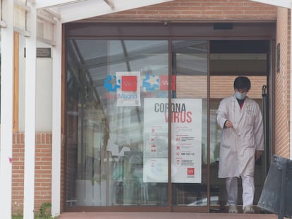 Entrada del Centro de Salud de Soto del Real el 23 de marzo.