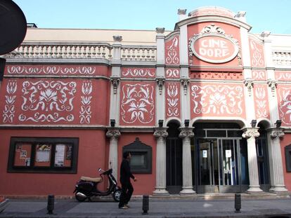 Fachada de la Filmoteca Española, en Madrid, sede del antiguo cine Doré.