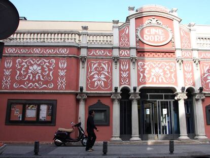 Fachada de la Filmoteca Espa&ntilde;ola, en Madrid, sede del antiguo cine Dor&eacute;.