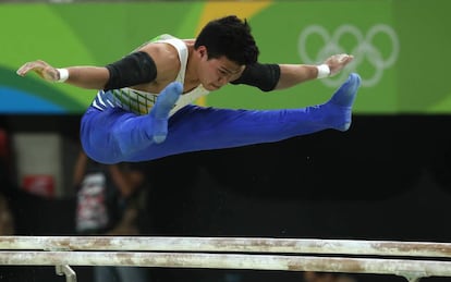 O ginasta brasileiro Sergio Sasaki realiza sua rotina e garante a nona colocação, melhor resultado da história da ginástica artística do Brasil, na competição individual.