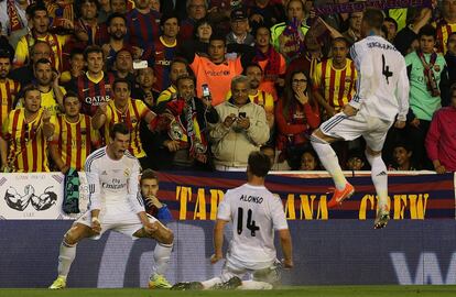 Bale celebra el 2 a 1