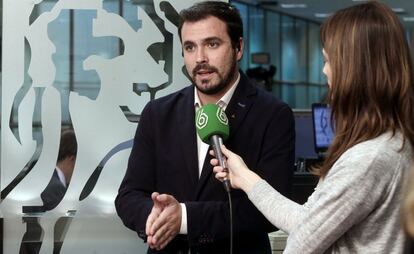 Garzón, en declaraciones a los medios en el Congreso, el martes.