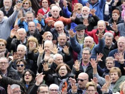 El presidente sí admite una prima fiscal para los pensionistas de más edad