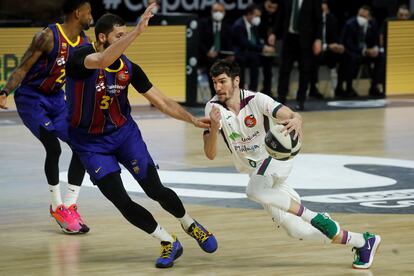 Brizuela acelera para intentar superar a Mirotic.