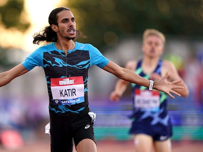 El atleta español Mohamed Katir celebra el segundo puesto en la final masculina de 3.000m en la Diamond League.