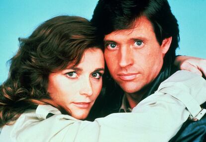 Margot Kidder y Robert Hays en "Trenchcoat" (1983)