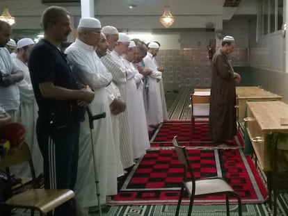 Cerimônia pelas vítimas na mesquita Ar-Rahma, em Nice