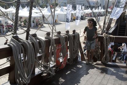 Vista de la feria en el muelle Ciudad de Cádiz.