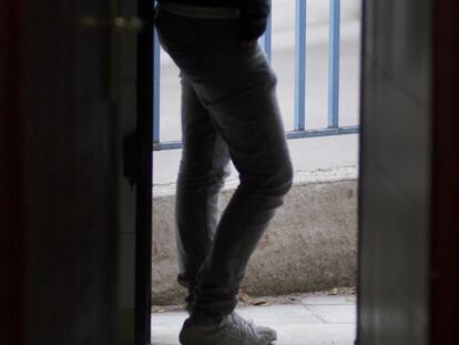 Muchos jóvenes se plantean si confesar o no su enfermedad cuando empiezan a tener relaciones sexuales.