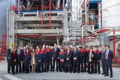 El Prncipe de Asturias junto a todas las personalidades en la inauguracin de la planta de coque de Petronor