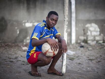 El equipo de fútbol creado por un educador del barrio pretende convertirse en una academia profesional.