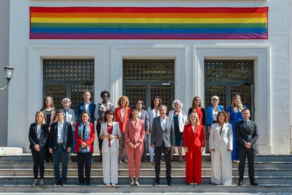 Foto de familia de la creación del Consejo de la Brecha de Género, del Ministerio de Inclusión, Seguridad Social y Migraciones. Arriba, a la derecha, Cristina Hernández, la nueva directora del Instituto de las Mujeres